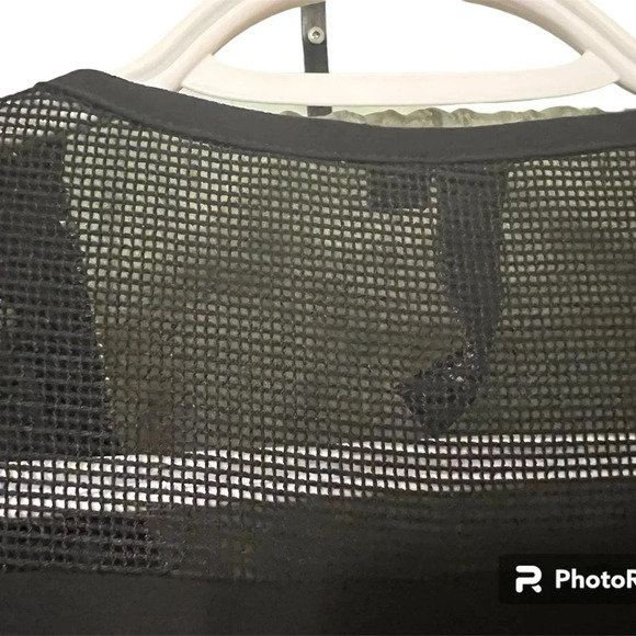 Colori black top with mesh, size large (L) features a cute gem zipper - Picture 4 of 8